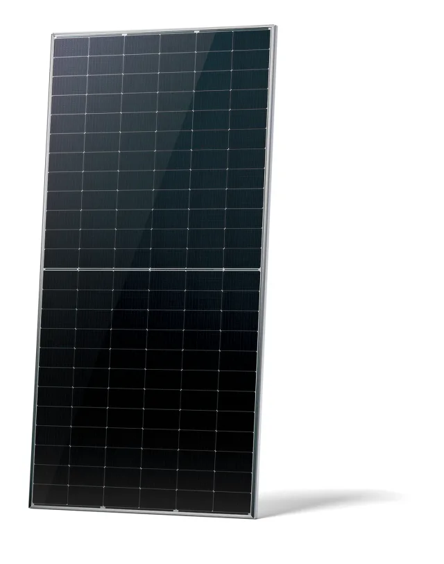Módulo Solar JinkoSolar Tiger Neo 590W Bifacial, foto do equipamento